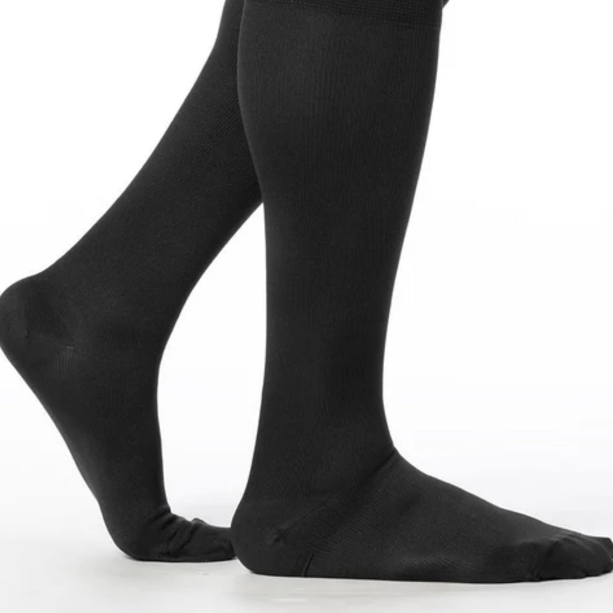 SIGVARIS Men’s Style Microfiber 820 Closed Toe Calf-High Socks 20-30mmHg