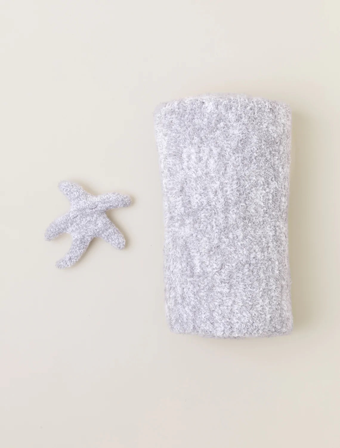 Barefoot Dreams CozyChic™ Starfish Buddie and Blanket Pet Bundle - Image 4