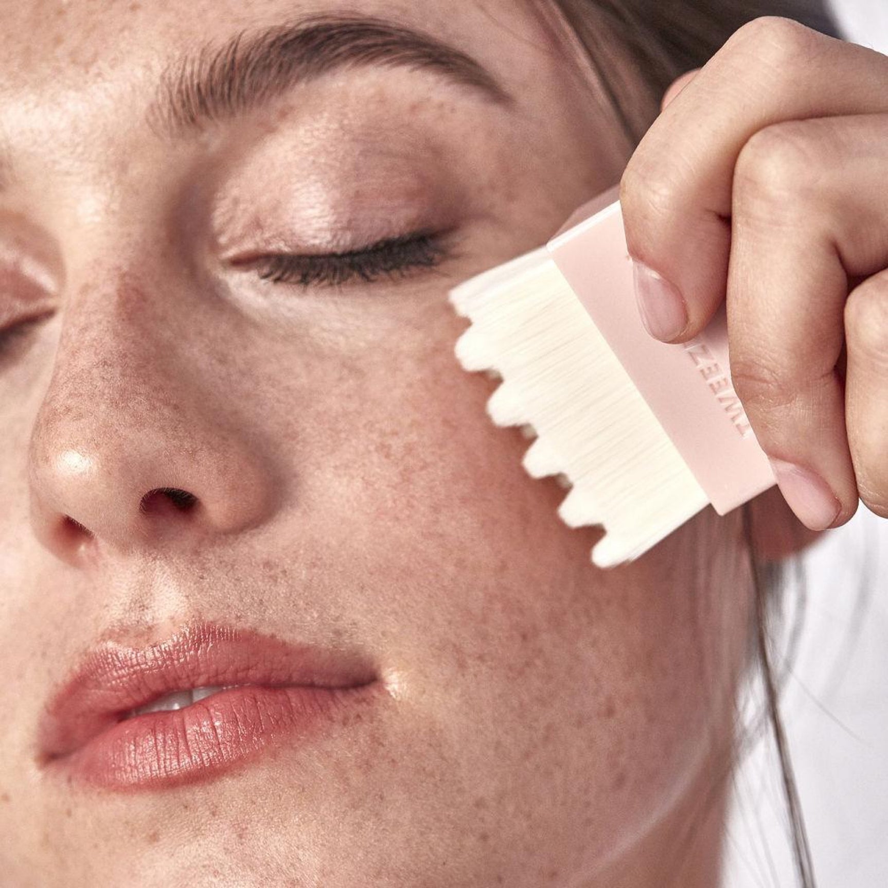 Tweezerman Dry Face Brush for Skin Care