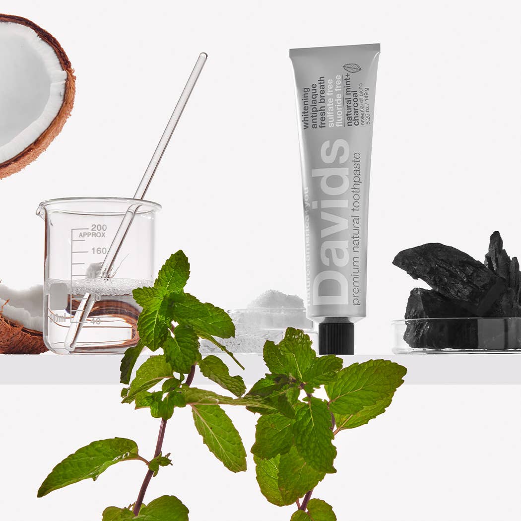 Davids premium toothpaste / charcoal+peppermint