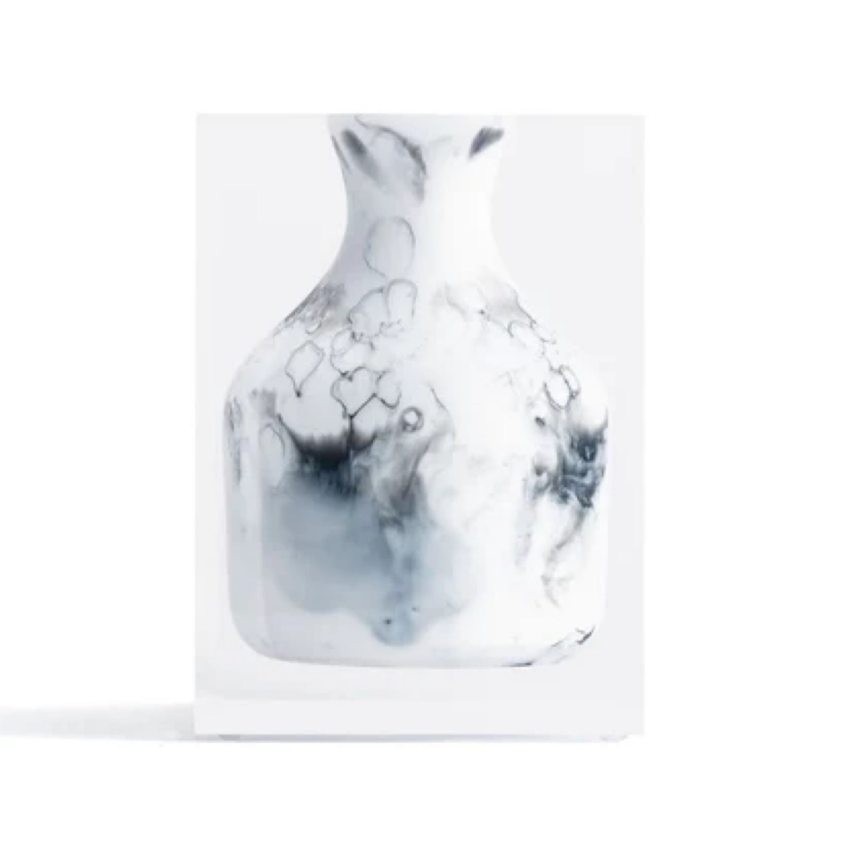 JR WILLIAMS Hogan Vase White Marble - Image 2